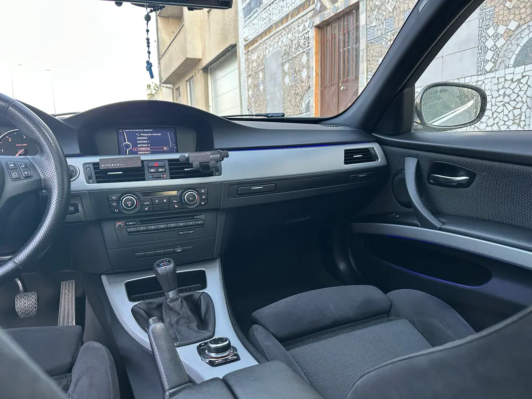 BMW 320 2012 - 12750 EUR, 259000 km - AUTO.MOTO.pt - 259000km - foto 6 de 19