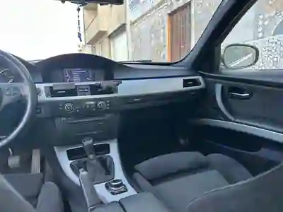 BMW 320 2012 - 12750 EUR, 259000 km - AUTO.MOTO.pt - 259000km - foto 6 de 19