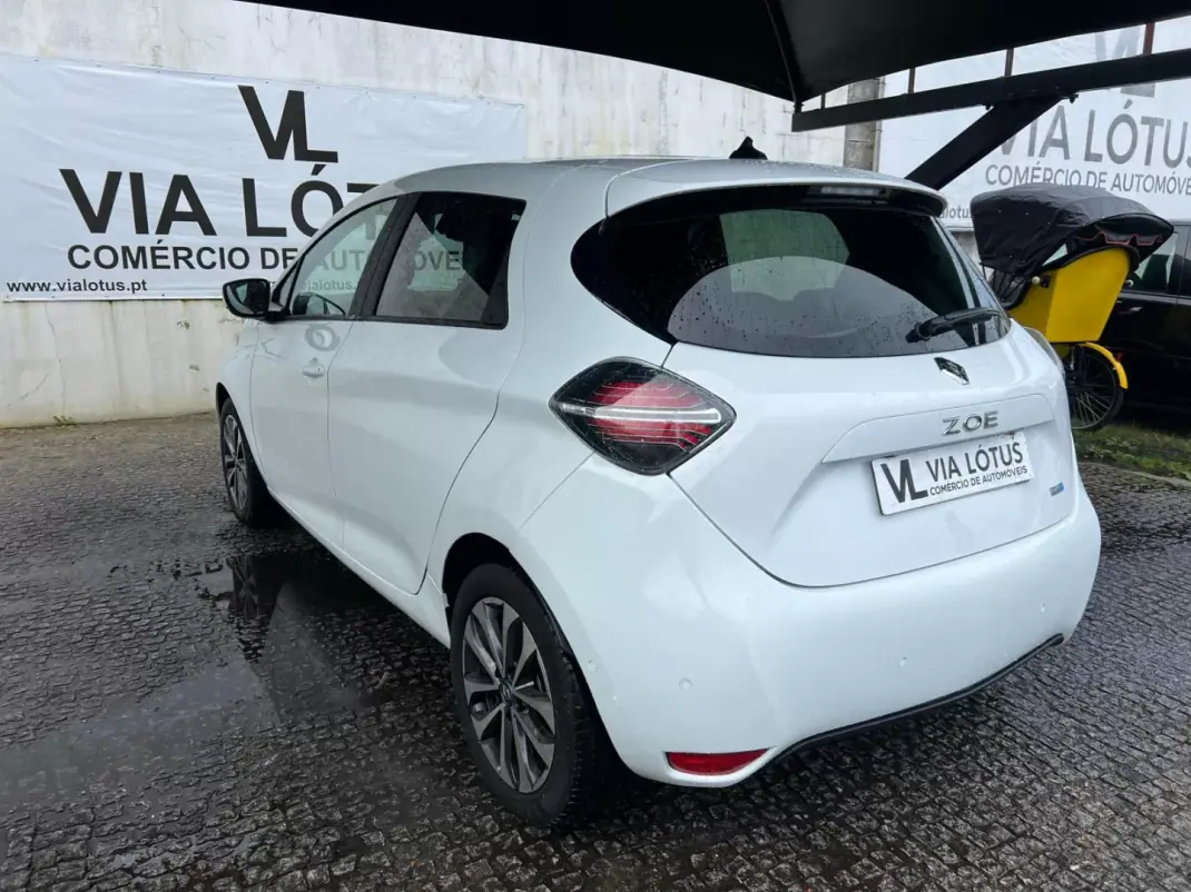 Renault Zoe 2021 - 14750 EUR, 47700 km - AUTO.MOTO.pt - 47700km - foto 6 de 11