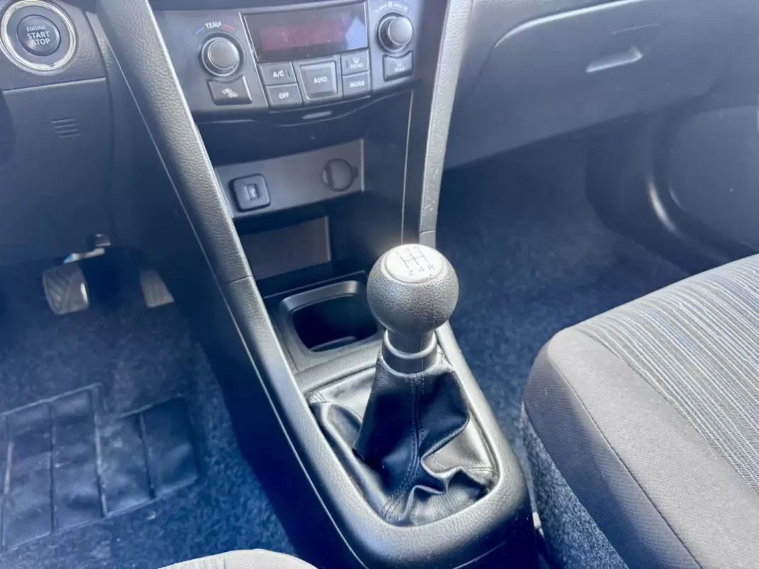 Suzuki Swift 2015 - 8990 EUR, 178000 km - AUTO.MOTO.pt - 178000km - foto 20 de 28