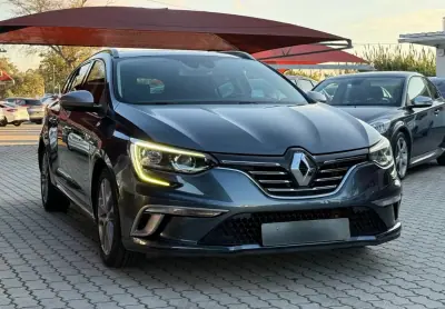 Renault Mégane Sport Tourer 2018 - 15950 EUR, 122000 km - AUTO.MOTO.pt - 122000km - foto 2 de 19