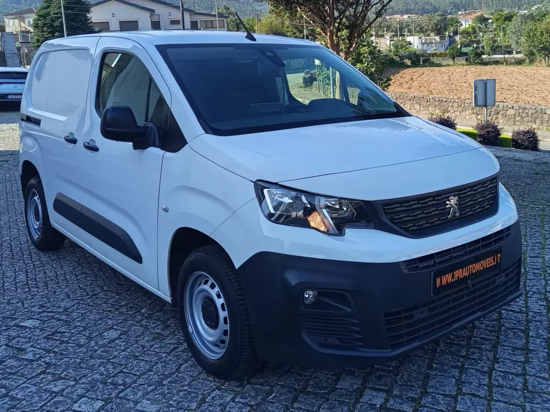 Peugeot Partner 2019 - 11490 EUR, 120300 km - 120300km - foto 3 de 19