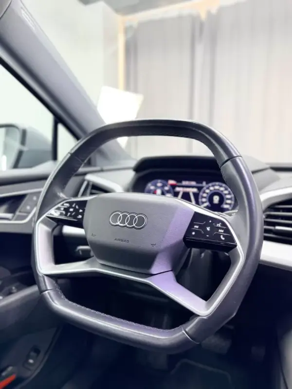 Audi Q4 e-tron 2021 - 25750 EUR, 147000 km - AUTO.MOTO.pt - 147000km - foto 15 de 21