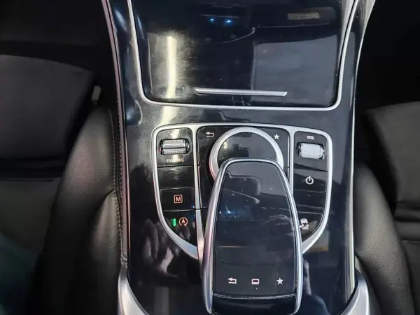 Mercedes-Benz GLC 220 2015 - 27450 EUR, 178000 km - AUTO.MOTO.pt - 178000km - foto 38 de 39
