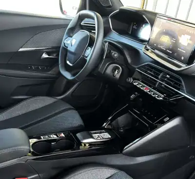 Peugeot 2008 2024 - 25900 EUR, 21996 km - AUTO.MOTO.pt - 21996km - foto 7 de 9