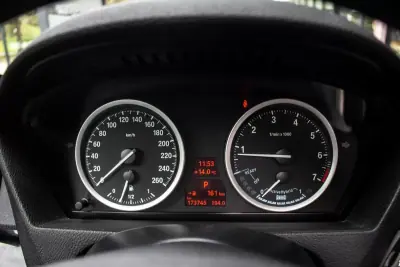 BMW X6 ActiveHybrid 2010 - 23990 EUR, 173745 km - AUTO.MOTO.pt - 173745km - foto 15 de 40