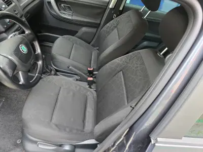 Skoda Fabia Break 2012 - 6000 EUR, 165296 km - AUTO.MOTO.pt - 165296km - foto 8 de 18