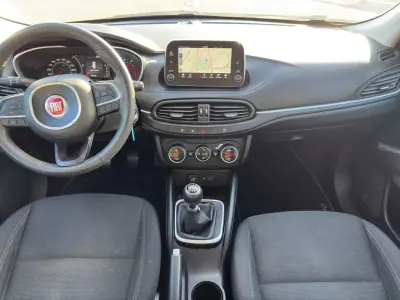 Fiat Tipo Station Wagon 2018 - 12900 EUR, 94406 km - AUTO.MOTO.pt - 94406km - foto 13 de 17