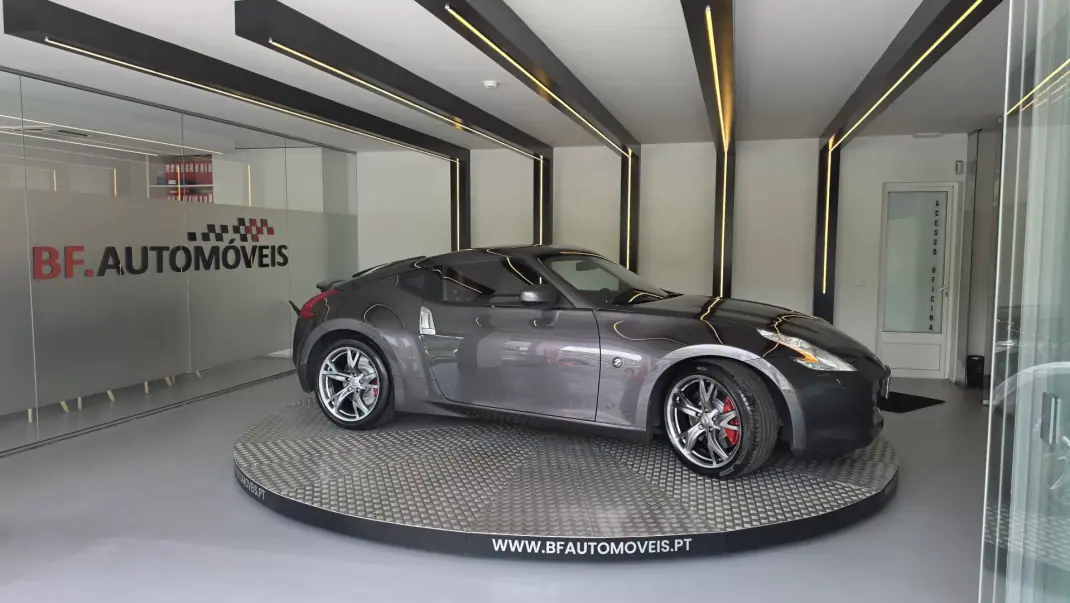 Nissan 370 Z 2010 - 39900 EUR, 111567 km - AUTO.MOTO.pt - 111567km - foto 8 de 62