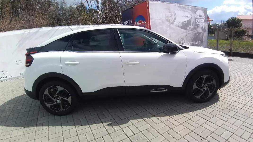 Citroën C4 2022 - 17650 EUR, 113000 km - AUTO.MOTO.pt - 113000km - foto 1 de 55