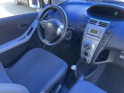 Toyota Yaris 2006 - 5995 EUR, 164755 km - AUTO.MOTO.pt - 164755km - foto 4 de 24