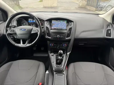 Ford Focus 2015 - 9990 EUR, 123000 km - AUTO.MOTO.pt - 123000km - foto 14 de 31