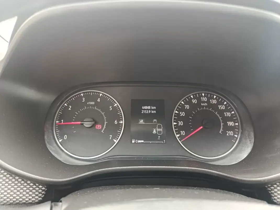 Dacia Sandero 2023 - 14900 EUR, 64868 km - 64868km - foto 29 de 31
