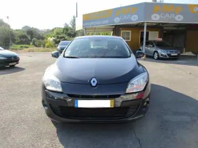 Renault Mégane 2011 - 6500 EUR, 192000 km - AUTO.MOTO.pt - 192000km - foto 2 de 11