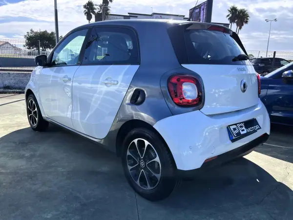 Smart 1 2017 - 10990 EUR, 119625 km - AUTO.MOTO.pt - 119625km - foto 13 de 13