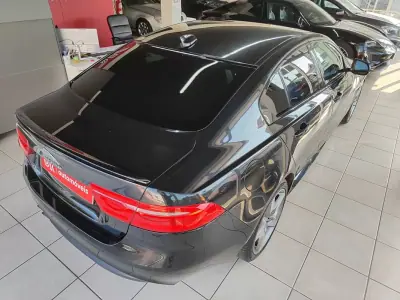 Jaguar XE 2017 - 14250 EUR, 243000 km - AUTO.MOTO.pt - 243000km - foto 12 de 34