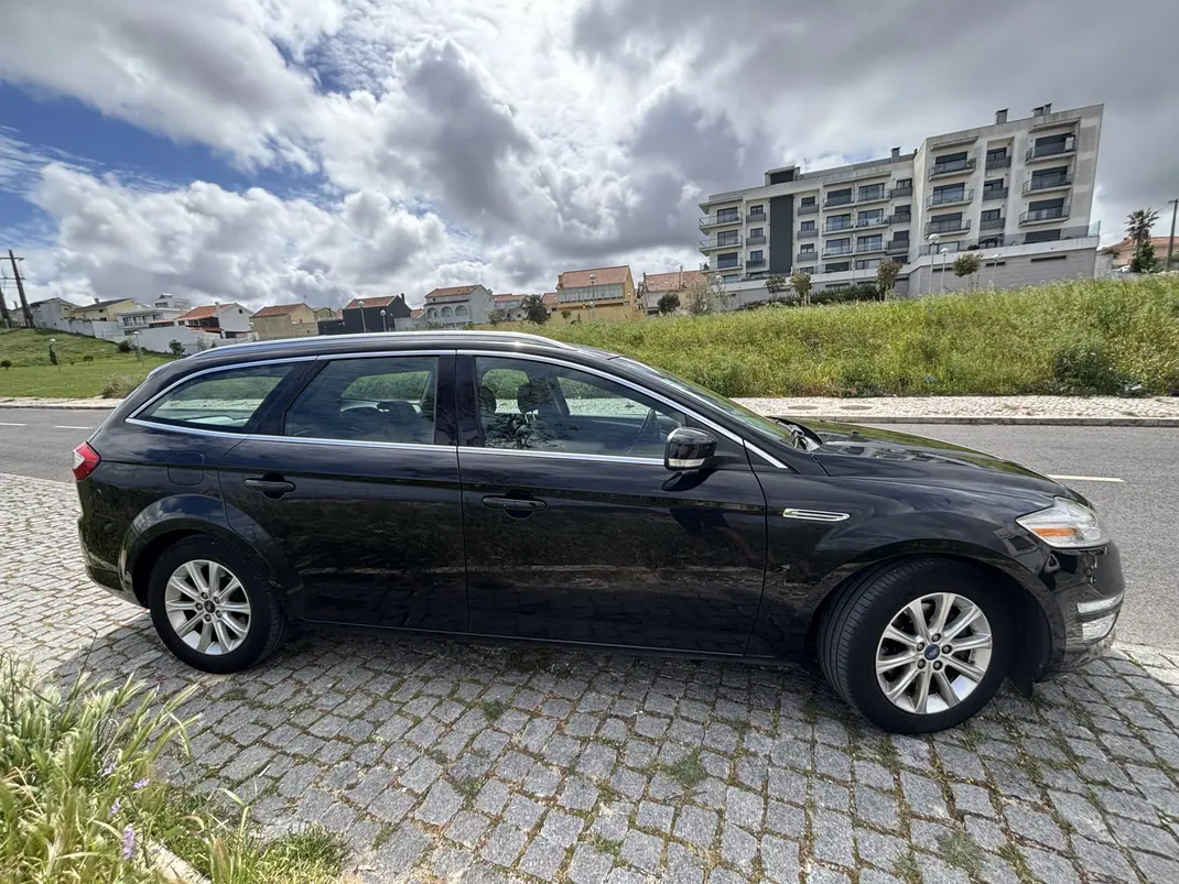 Ford Mondeo 2014 - 7490 EUR, 195600 km - AUTO.MOTO.pt - 195600km - foto 2 de 14