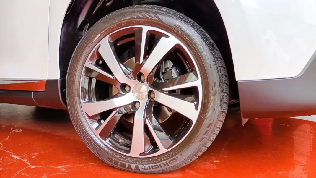 Peugeot 2008 2015 - 11490 EUR, 92490 km - AUTO.MOTO.pt - 92490km - foto 21 de 72