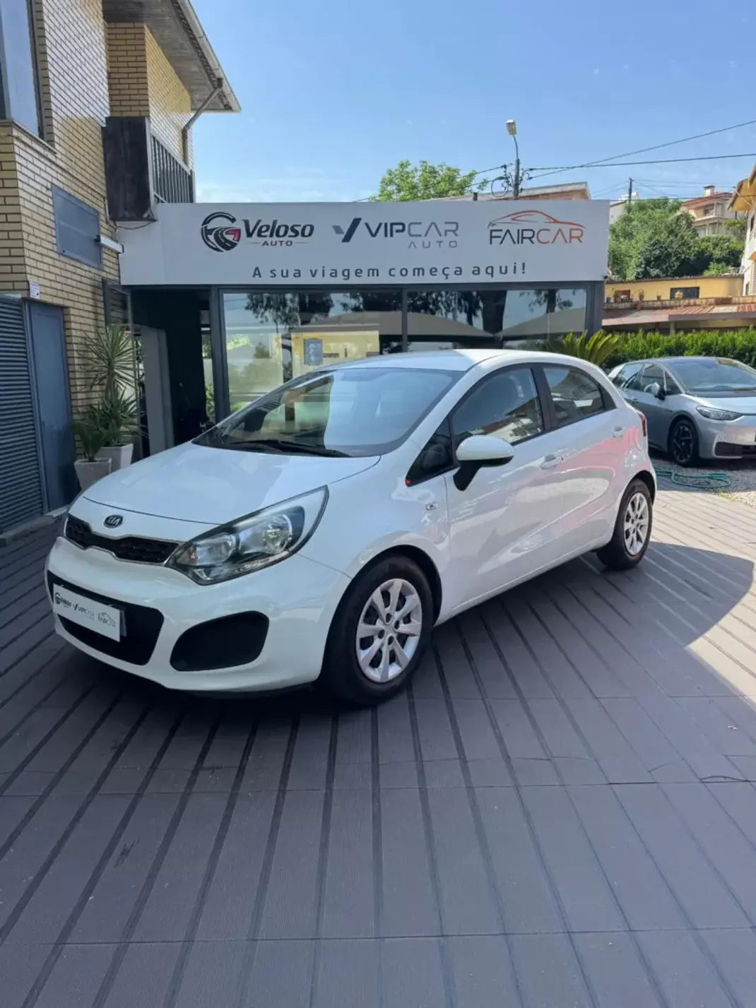 Kia Rio 2011 - 7400 EUR, 155000 km - AUTO.MOTO.pt - 155000km - foto 1 de 11