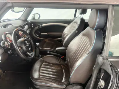 MINI Cooper 2015 - 12990 EUR, 178135 km - AUTO.MOTO.pt - 178135km - foto 11 de 11