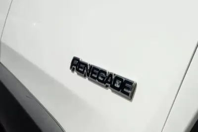 Jeep Renegade 2020 - 17600 EUR, 100000 km - AUTO.MOTO.pt - 100000km - foto 7 de 26