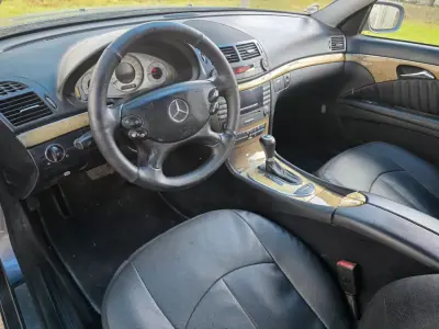 Mercedes-Benz E 220 2007 - 8990 EUR, 330000 km - AUTO.MOTO.pt - 330000km - foto 11 de 15
