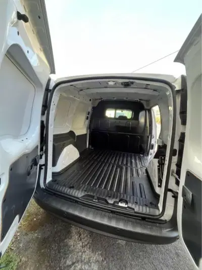 Renault Kangoo 1.5 Dci , 3 Lugares, Iva dedutivel 2019 - 14250 EUR, 93400 km - AUTO.MOTO.pt - 93400km - foto 4 de 8