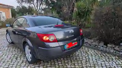 Renault Mégane Cabrio 2008 - 4800 EUR, 310000 km - AUTO.MOTO.pt - 310000km - foto 5 de 5
