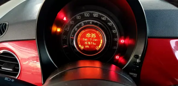 Fiat 500 2008 - 6490 EUR, 157414 km - AUTO.MOTO.pt - 157414km - foto 11 de 27