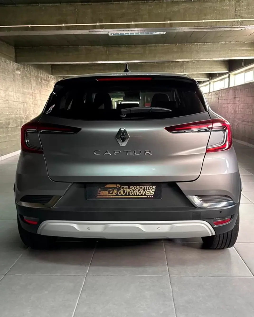 Renault Captur 2023 - 17200 EUR, 55000 km - AUTO.MOTO.pt - 55000km - foto 5 de 19