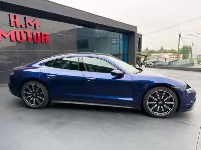 Porsche Taycan 2022 - 62900 EUR, 75000 km - AUTO.MOTO.pt - 75000km - foto 3 de 18
