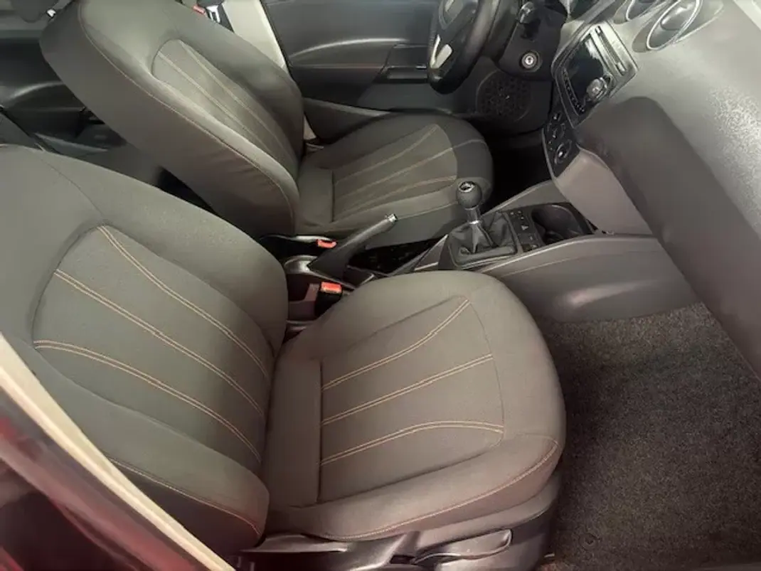 SEAT Ibiza 2010 - 5750 EUR, 156000 km - AUTO.MOTO.pt - 156000km - foto 30 de 33