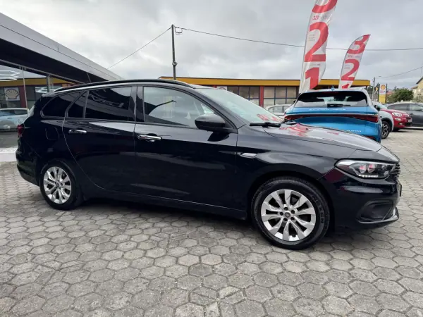Fiat Tipo Station Wagon 2017 - 8990 EUR, 194000 km - AUTO.MOTO.pt - 194000km - foto 5 de 37