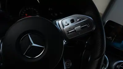 Mercedes-Benz C 220 2020 - 29000 EUR, 169000 km - AUTO.MOTO.pt - 169000km - foto 27 de 42