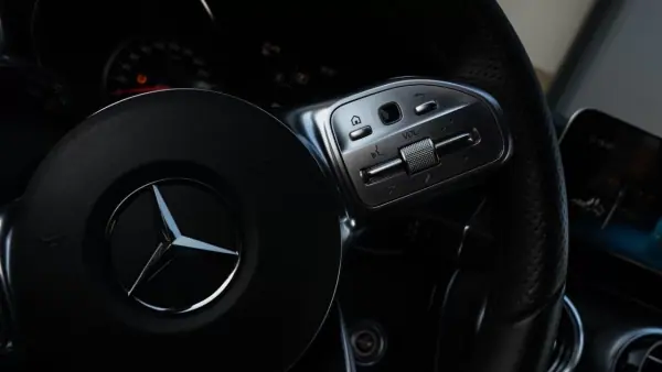 Mercedes-Benz C 220 2020 - 29000 EUR, 169000 km - AUTO.MOTO.pt - 169000km - foto 27 de 42