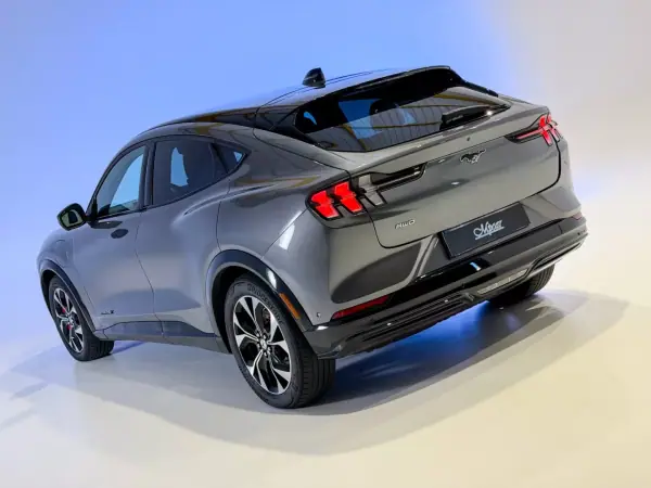 Ford Mustang Mach-E Alargada AWD 2023 Elétrico — 38 000 km Ford Mustang Mach-E Alargada AWD 2023 Elétrico