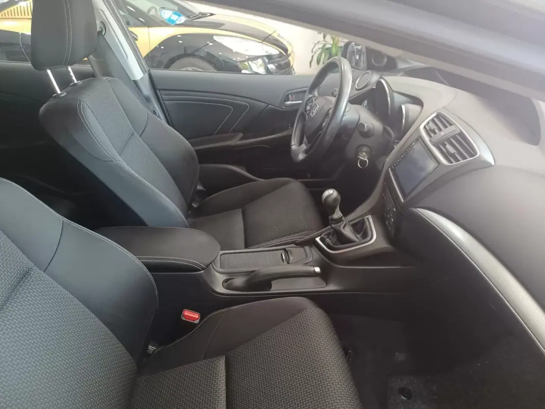 Honda Civic 2016 - 14890 EUR, 120487 km - AUTO.MOTO.pt - 120487km - foto 22 de 34