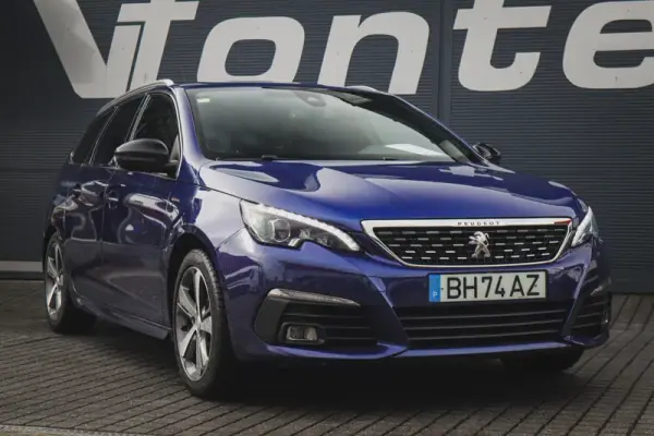 Peugeot 308 SW 2018 - 12350 EUR, 79660 km - AUTO.MOTO.pt - 79660km - foto 14 de 27