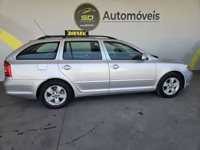 Skoda Octavia Break 2010 - 5950 EUR, 182000 km - AUTO.MOTO.pt - 182000km - foto 3 de 9