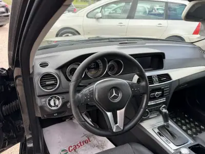 Mercedes-Benz C 250 2011 - 9870 EUR, 355230 km - AUTO.MOTO.pt - 355230km - foto 9 de 19