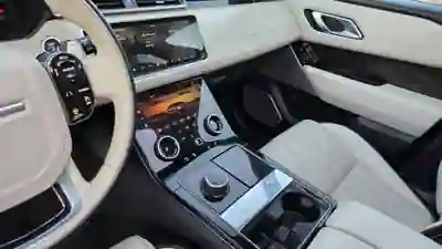 Land Rover Range Rover Velar 2017 - 27950 EUR, 205000 km - 205000km - foto 9 de 15