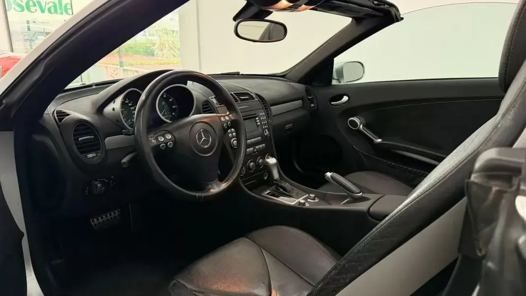 Mercedes-Benz SLK 200 2004 - 13990 EUR, 167477 km - AUTO.MOTO.pt - 167477km - foto 12 de 24