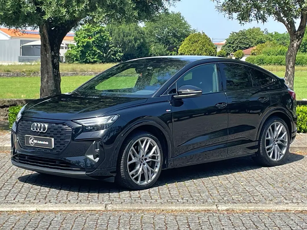 Audi Q4 Sportback e-tron 2022 - 41000 EUR, 54000 km - AUTO.MOTO.pt - 54000km - foto 2 de 28