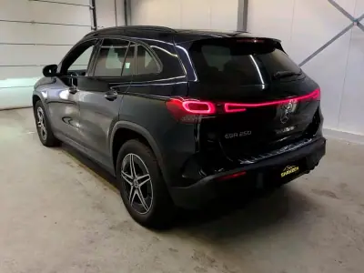 Mercedes-Benz EQA 2021 — foto 4 de 10