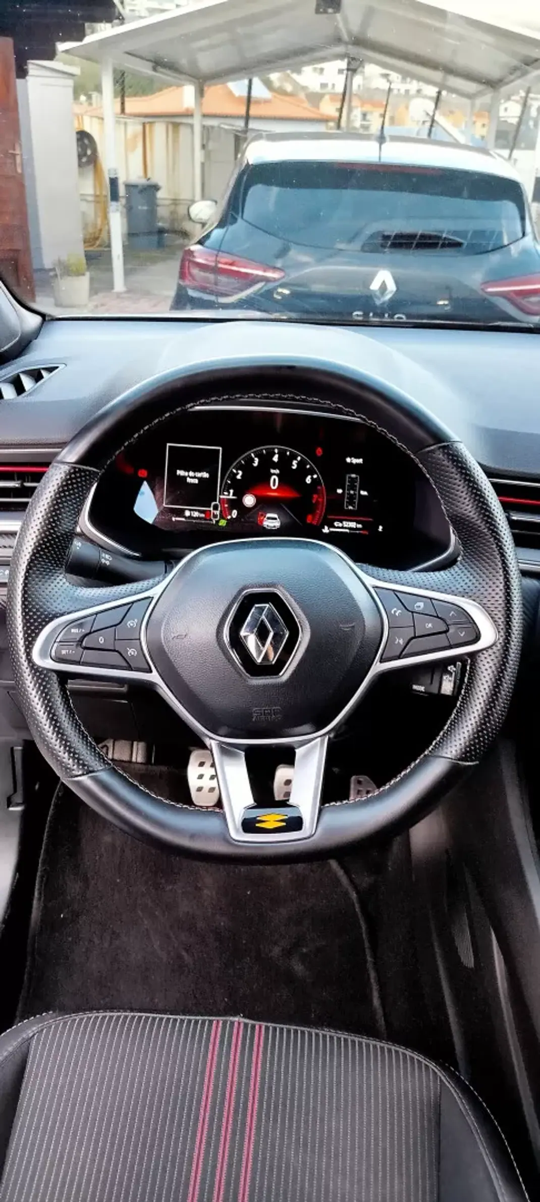 Renault Captur 2023 - 19450 EUR, 52000 km - AUTO.MOTO.pt - 52000km - foto 9 de 12