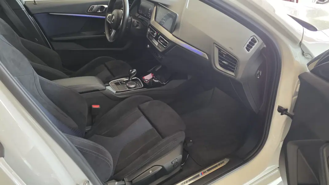BMW 118 2020 - 27900 EUR, 72732 km - AUTO.MOTO.pt - 72732km - foto 47 de 55