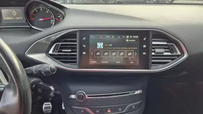 Peugeot 308 SW 2017 - 15900 EUR, 133694 km - AUTO.MOTO.pt - 133694km - foto 16 de 17