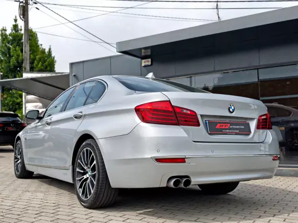 BMW 518 2013 - 16500 EUR, 200660 km - AUTO.MOTO.pt - 200660km - foto 8 de 17