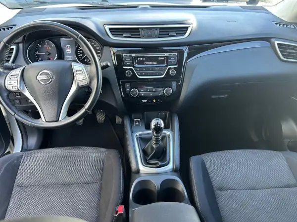 Nissan Qashqai 2017 - 17750 EUR, 67800 km - AUTO.MOTO.pt - 67800km - foto 7 de 17