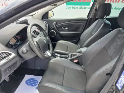 Renault Mégane Sport Tourer 2010 - 6350 EUR, 169329 km - AUTO.MOTO.pt - 169329km - foto 13 de 24